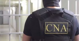 Ultima Oră // Un polițist a fost reținut, iar altul este cercetat în stare de libertate. Ambii riscă până la 7 ani de închisoare
